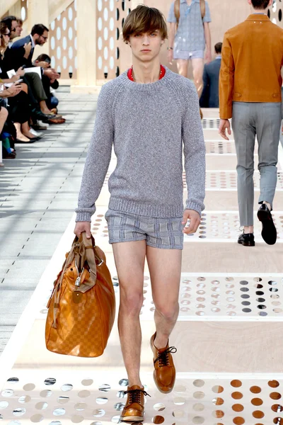 Look 5